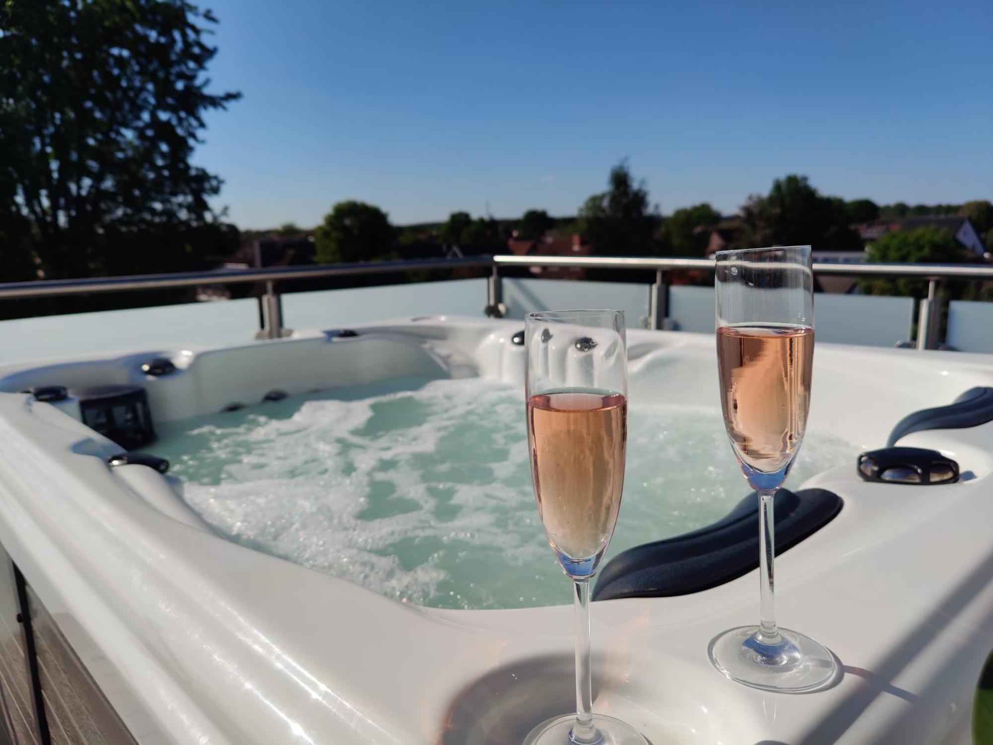 Penthouse Mit Whirlpool Im Herzen Von Niedersachsen Burgwedel  Esterno foto